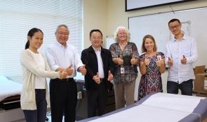 Kunming Medical University Faculty Give a Thumbs Up